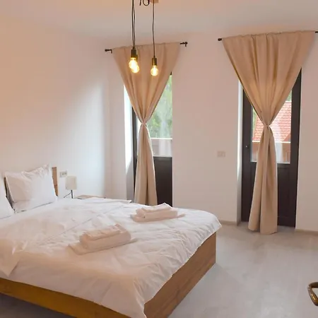 Cosy&minimalistic - Haret Building Apartment